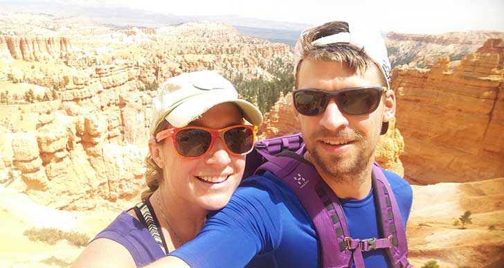Backpackar med ryggsäck i USA